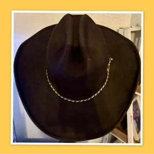 Pigalle Felt Finish Cowboy Hat ~ Size 7 1/4”